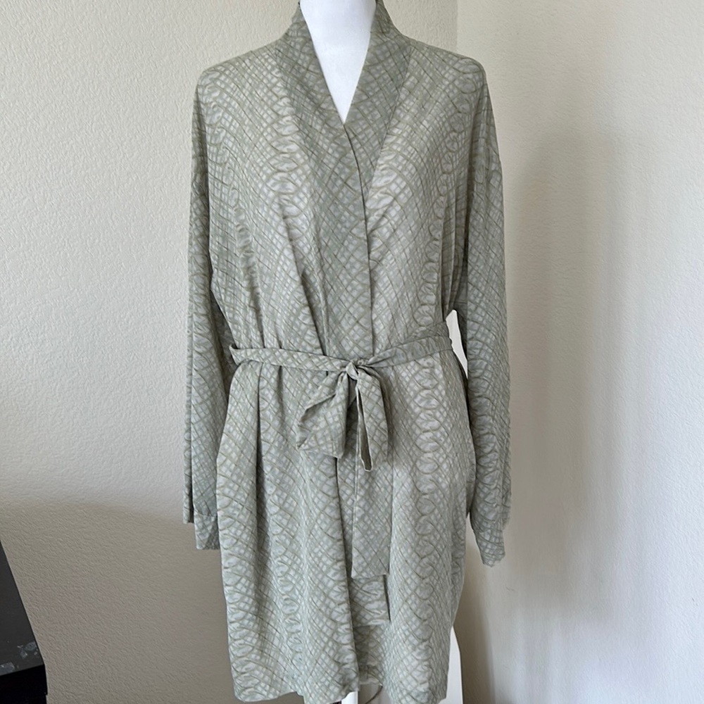 Victoria’s Secret Chiffon Kimono Robe